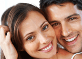 L’après accouchement, être parents et continuer à être amants Slider Couple heureux