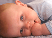 Constipation bébé : quand s’inquiéter ? Slider constipation bébé