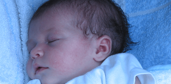 Otite bébé : symptômes et traitements